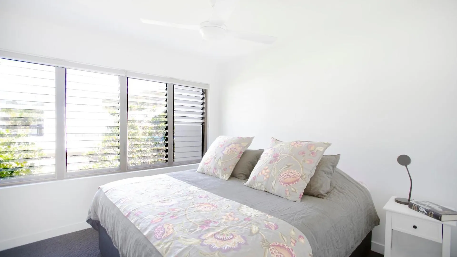 Sandrift Beachfront Apartments Голд-Кост 3*,  Австралия