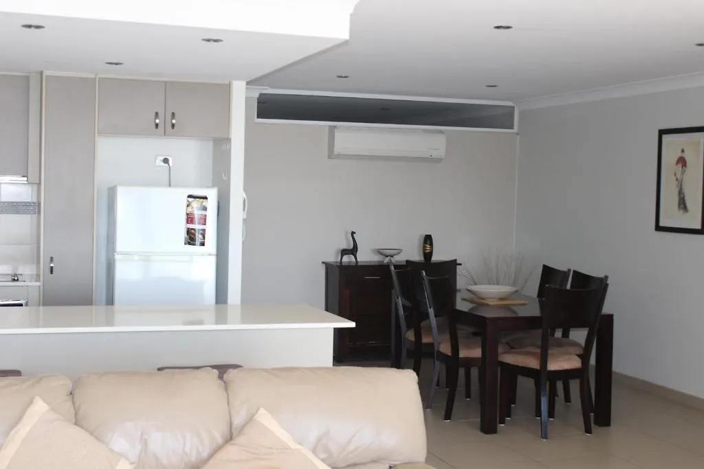 Апарт-отель Sandrift Beachfront Apartments Голд-Кост